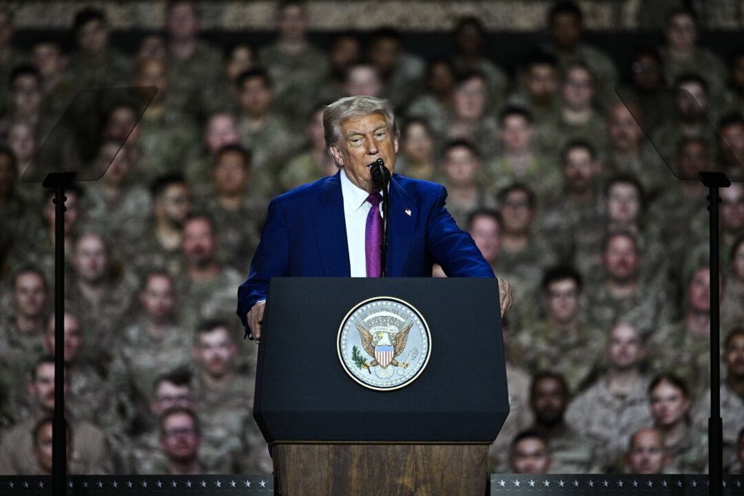 Trump Visits American Troops in Qatar During Middle-East Tour