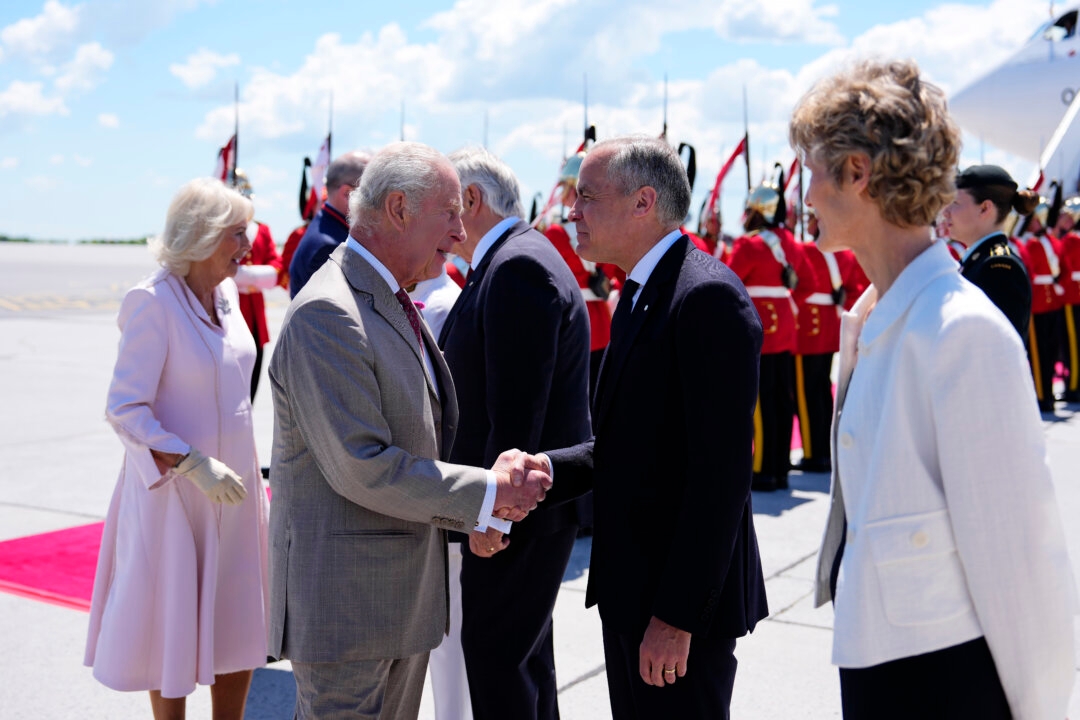 Royals Welcomed in Ottawa Ahead of Throne Speech