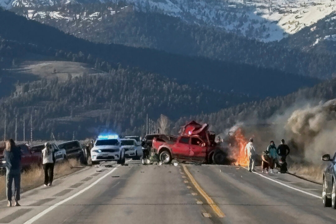 Driver of Ctour Holiday Van Involved in Idaho Crash Was Licensed in California