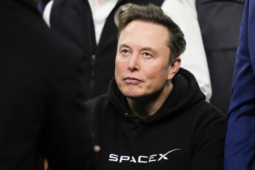 Hakeem Jeffries Declines to Say Whether Democrats Should ‘Embrace' Musk