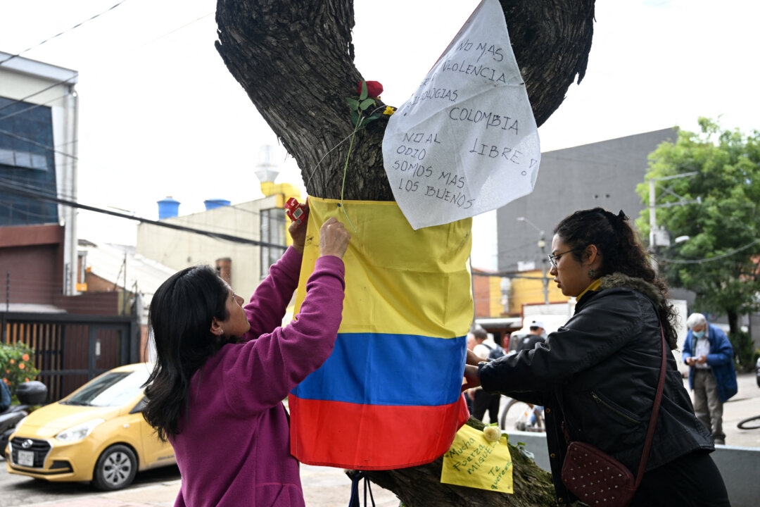 Hospital Says Columbian Presidential Hopeful Uribe Turbay Remains in Critical Condition