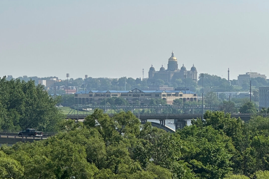 Air Quality Worsens in Eastern US as Canadian Wildfire Smoke Hangs Over Midwest
