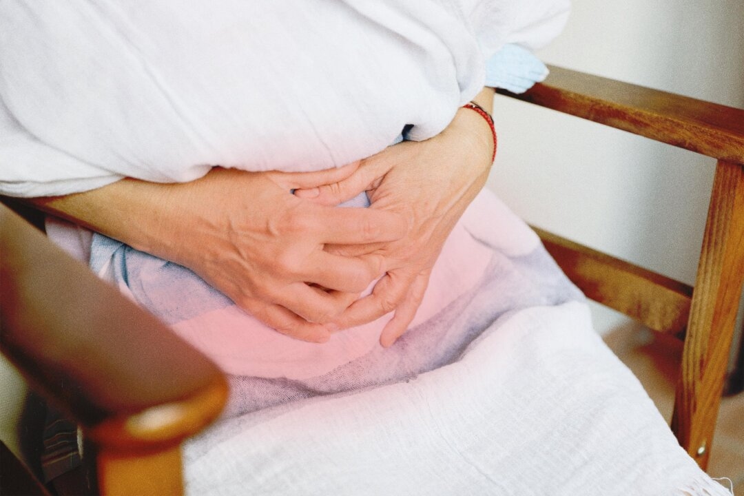 70-Year-Old Woman Overcomes Chronic UTI With Acupuncture and Herbal Medicine