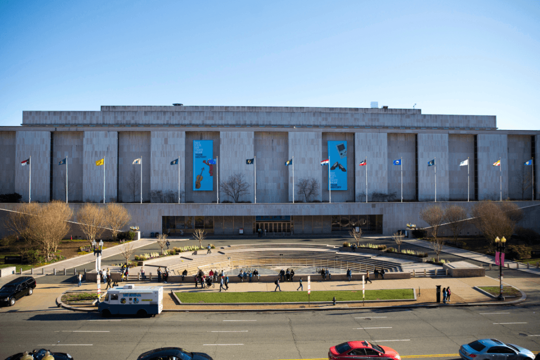 White House Orders Review of Smithsonian Exhibits Ahead of Nation's 250th Birthday