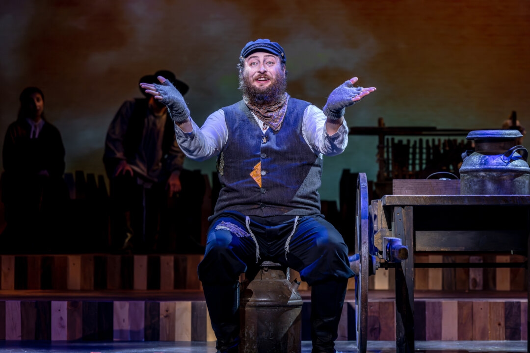 An Intense ‘Fiddler on the Roof' Resonates in Chicagoland