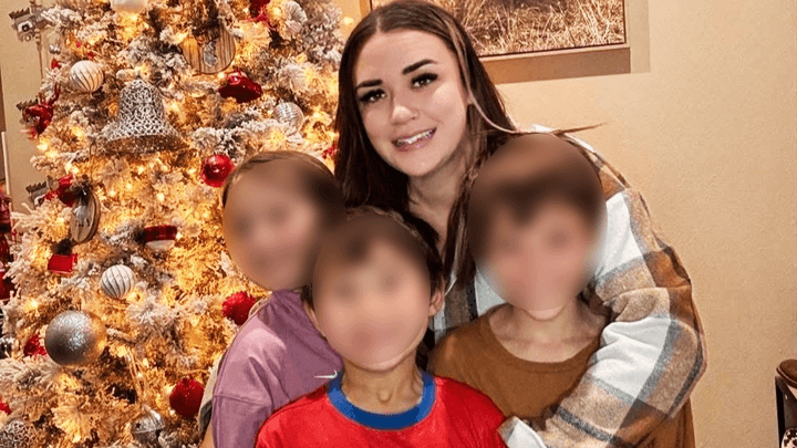 New Zealander Detained by ICE Waits for Decision on Release of 6-Year-Old Son