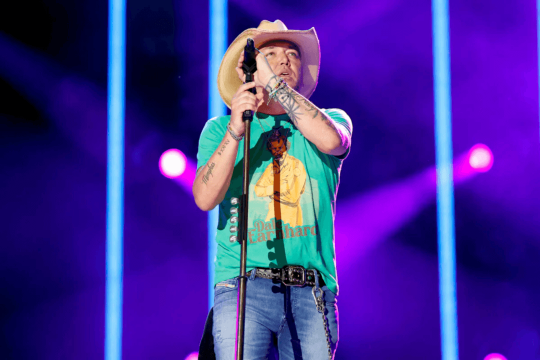 Jason Aldean Supports 13-Year-Old Battling Brain Cancer With $200,000 Check to Cancer Charity
