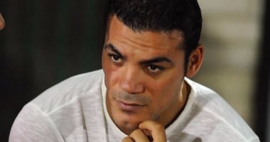 عمرو زكى "بلدوزر" الزمالك والفراعنة السابق يحتفل بعيد ميلاده الـ"42"