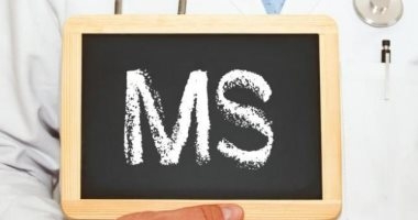 هل هناك رابط بين بكتيريا الأمعاء والتصلب المتعدد؟.. استشاري توضح