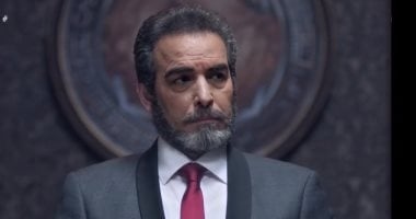 أحمد عبد العزيز عن واقعة عدم مصافحته لشاب: مخدتش بالى ومستعد أطيب خاطره