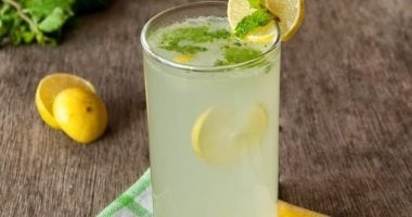 10 فوائد للماء الدافئ مع الليمون وهذا الوقت المناسب لتناوله