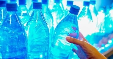 دراسة: هذا السبب يجعل الزجاجات الزجاجية تحتوى على جزيئات بلاستيك