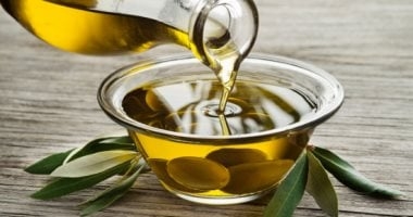 بعد انتشارها على السوشيال.. ماذا يحدث في جسمك عند تناول ملعقة زيت زيتون صباحا