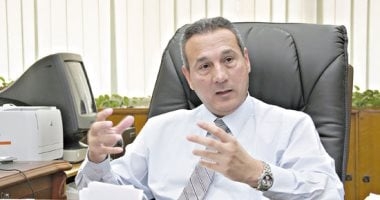 محمد الأتربي: 750 مليون دولار أموال ساخنة خرجت من البنك الأهلي بعد قرارات ترامب