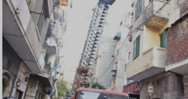 إنقاذ سيدة محتجزة داخل شقة سكنية فى حدائق القبة.. فيديو