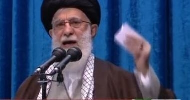 خامنئى محذرا: أى اعتداء على إيران سيواجه باستهداف القواعد الأمريكية