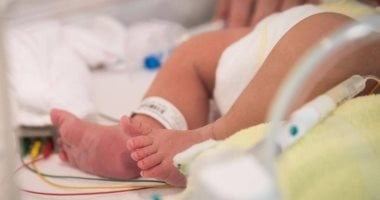 حل لغز "رضيع المقابر" بقنا.. الأمن يعيد طفلا مخطوفا من الجمالية لوالديه
