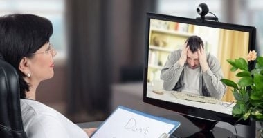 أول طرق العلاج.. علامات لو لاحظتها فأنت تحتاج لطبيب نفسي للمساعدة