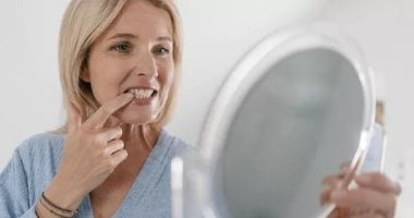 مش بس أكل الحلويات.. 10 أسباب لآلام الأسنان