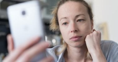 مش راحة للعقل.. كيف تسبب برامجك الترفيهية على السوشيال الإرهاق الذهنى