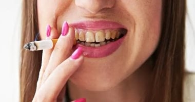 تعمل إيه لو عرفت إن ابنك المراهق بيدخن.. الطب النفسي يقدم التصرف الأمثل