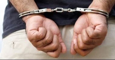 القبض على عامل يخفى هاتف محمول لتصوير السيدات داخل حمام كافيه بالدقي