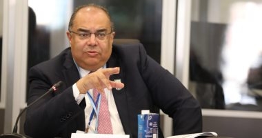 محمود محيى الدين يستعرض مع مجموعة الخبراء اقترحات علاج أزمة الديون العالمية