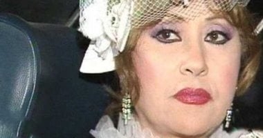 اختارت اسمها لشدة حبها فى أحمد رمزى.. عيد ميلاد آمال رمزى