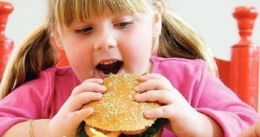 أسباب ارتفاع السمنة بين الأطفال وإزاى تحمى أولادك