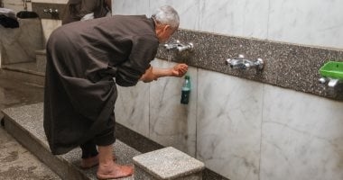 حكم الوضوء لمريض السلس البولى ومن يعاني عذرا دائما؟ أمين الفتوى يجيب (فيديو)