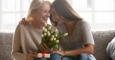 مش بس فى مارس.. تواريخ مختلفة للاحتفال بـ"عيد الأم" فى دول العالم