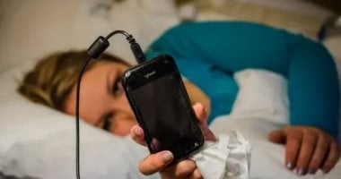 الحرمان من النوم خطر خفي يهدد صحتك.. 8 خطوات بسيطة لتحسين نومك