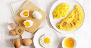 ماذا يحدث لجسمك عند تناول البيض المسلوق؟