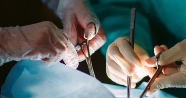 طفل عمره 13 عاما.. نجاح أول عملية زرع نخاع بوحدة الدم بمستشفى أبو الريش