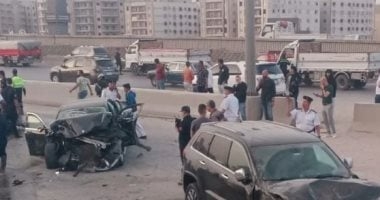 مصرع وكيل نيابة إثر اصطدام سيارة ملاكى بسور محور 26 يوليو