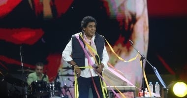محمد منير لـ"اليوم السابع": ماتقلقوش أنا بخير وخارج قريب من المستشفى