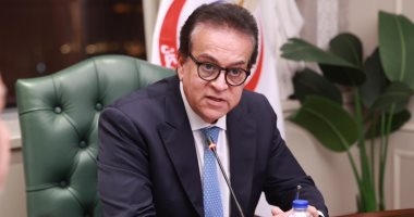 وزير الصحة يوجه برفع درجة الاستعداد والجاهزية لتأمين احتفالات المصريين