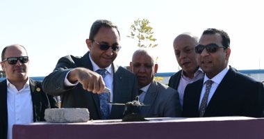 محافظ قنا يضع حجر أساس إنشاء محطة معالجة صرف صحى قريتى الأشراف وكرم عمران