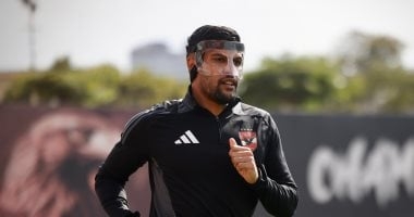 الأهلي يستعيد يحيى عطية الله والدبيس أمام فاركو في مباراة حسم الدوري