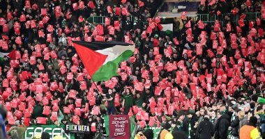 ملاعب العالم تدعم القضية الفلسطينية وترفض مخططات التهجير