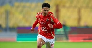 سوء الحظ يطارد موهبة الأهلى محمد عبد الله. .إصابة وحادث ورحيل منتظر