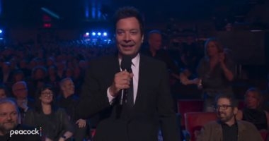 هانكس وريتا ويلسون يغادران حفل SNL50 بعد معرفة عدم توزيع جوائز