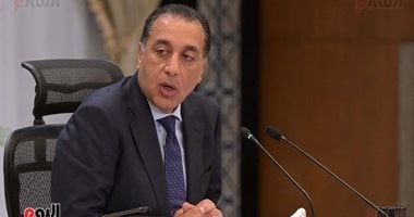 رئيس الوزراء يتققد ميناء العين السخنة