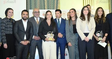 "مصر أم الدنيا" ناشئ الاسكواش يرد على سؤال وزير الرياضة في حفل تكريمه.. فيديو وصور
