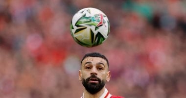صحيفة فرنسية: محمد صلاح يقترب من توقيع عقد التجديد مع ليفربول لمدة عامين