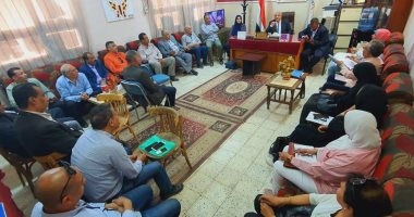وكيل تعليم الأقصر يناقش استعدادات امتحانات الشهادة الإعدادية بنظام البوكليت