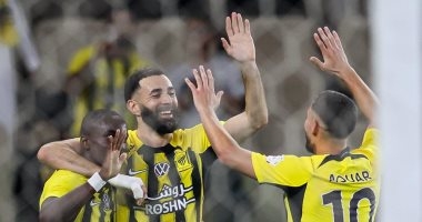الاتحاد يضرب الاتفاق بثلاثية ويبتعد بصدارة الدوري السعودي