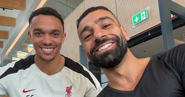 محمد صلاح يفاجئ جماهير ليفربول بصورة مع "الخائن"