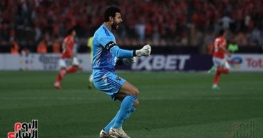 الاهلى يعلن تمديد تعاقد الشناوى وياسر إبراهيم عقب مواجهة فاركو