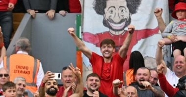 صلاح يقود ليفربول للتتويج بلقب الدوري الإنجليزي ويدك توتنهام 5-1.. فيديو